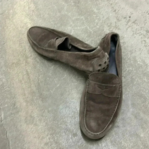 Tod’s men brown suede loafers - Picture 2 of 7